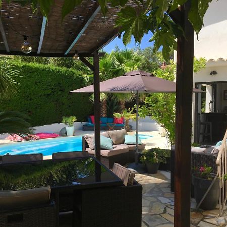 Bed,Kitchen And Swimming Pool Villa Esterel Saint-Raphaël Eksteriør billede